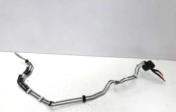 Jaguar E-Pace Fuel line pipe L8D2-9J280-AG L8D29J280AG