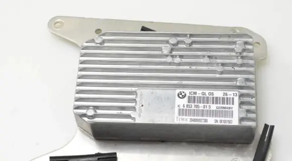 BMW X6 E71 Air suspension control unit module (rear) 6853705