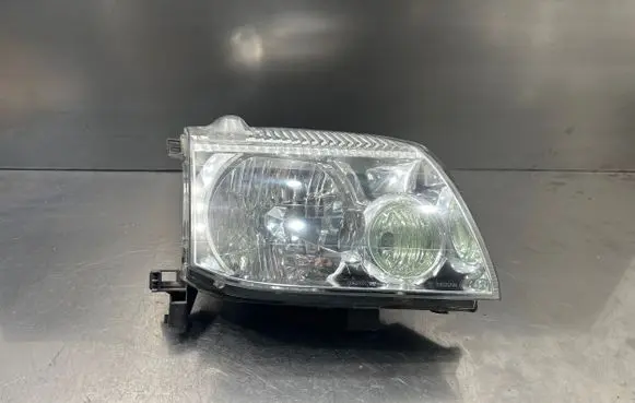 Nissan X-Trail T30 Headlight/headlamp