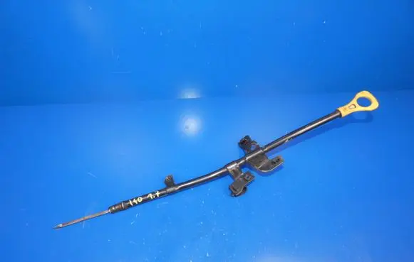 Hyundai i40 Oil level dip stick 
