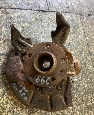 Volkswagen Bora Front wheel hub