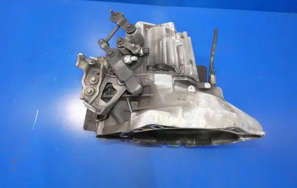 Hyundai Tucson TL Manual 6 speed gearbox SF82JB 005649