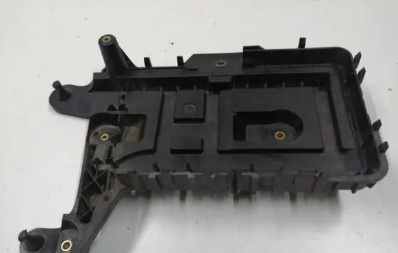 Volkswagen Sharan Battery tray 1K0915333