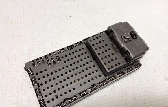 Volvo V70 Fuse module 9162316