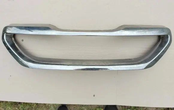 Peugeot 2008 I Front bumper upper radiator grill 9678365777 1269581X
