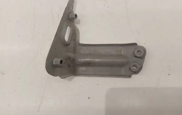 Volkswagen Golf VII Fender mounting bracket 5G0821135B 071602S