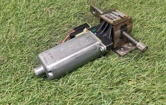 Audi Q7 4L Seat adjustment motor 0390203221 905418102