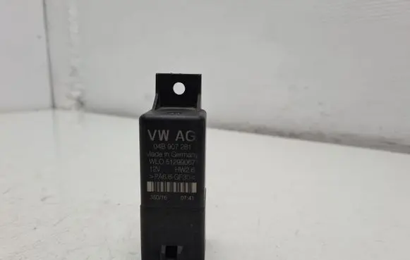 Skoda Fabia Mk3 (NJ) Glow plug pre-heat relay 04B907281 51299067