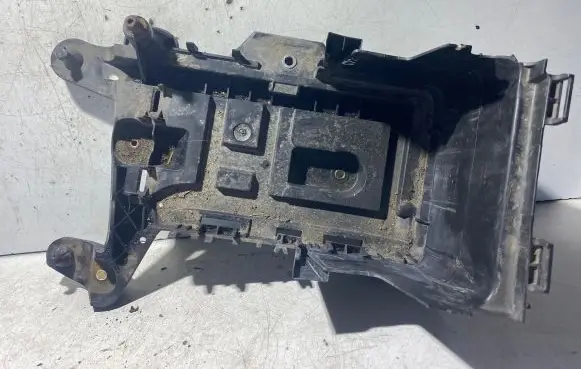 Battery tray