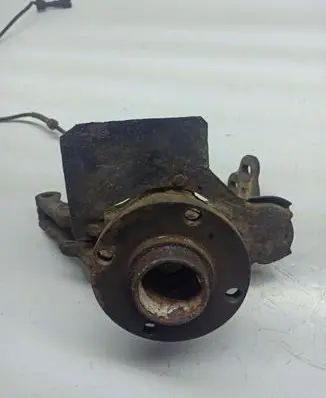 Volkswagen PASSAT B4 Front wheel hub