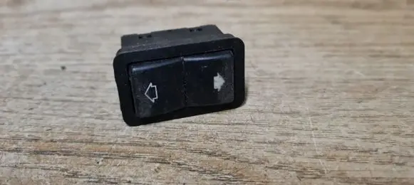 BMW 5 E39 Electric window control switch 8368974