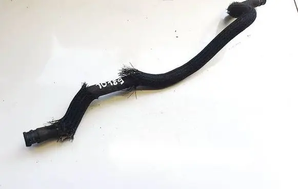 Engine coolant pipe/hose