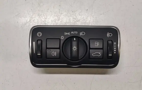 Volvo V70 Light switch 30739456