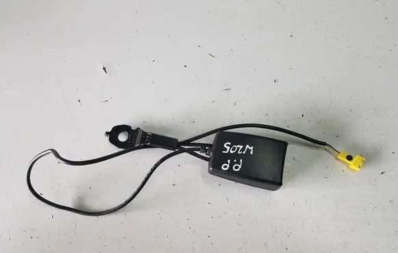 Mercedes-Benz C W205 Front seatbelt buckle A2058600169IAUTOPI A2058600169 622153800D