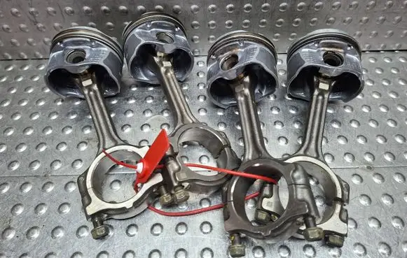 Renault Captur II Piston with connecting rod S26309829 H5H470