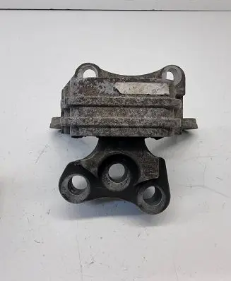Alfa Romeo Giulietta Engine mount bracket 51879600