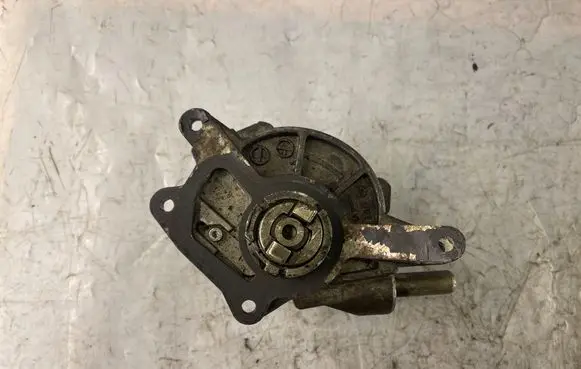 Jeep Grand Cherokee (WK) Vacuum pump A6422300165