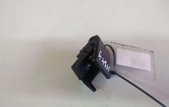Mazda 3 II Engine bonnet (hood) release handle