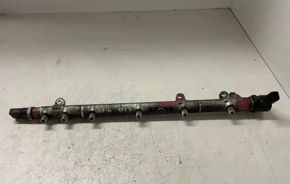 Mercedes-Benz E W211 Fuel main line pipe A6130700195 A6110780449