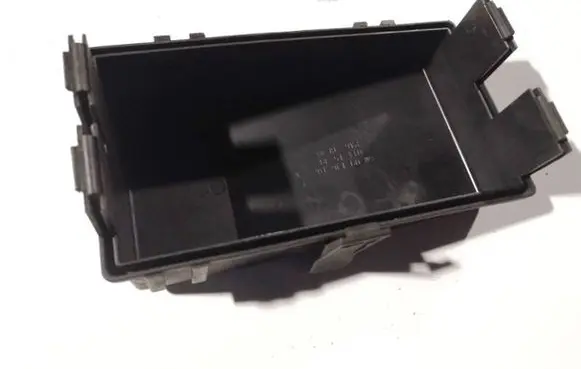 Opel Vectra B Fuse box cover 09136102 0141539
