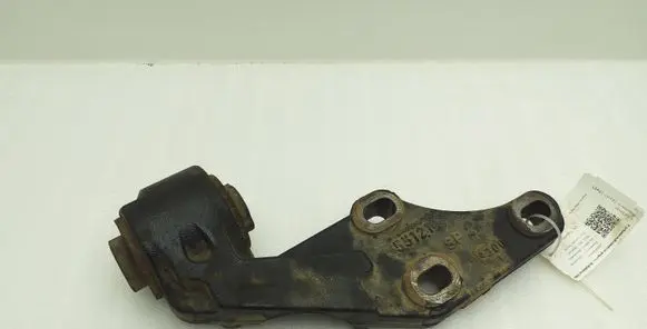 Land Rover Discovery 4 - LR4 Front differential mounting bracket KQB000133