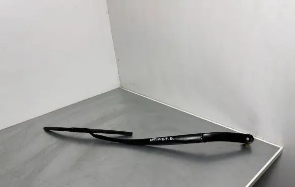 KIA Optima Front wiper blade arm 98321D4000