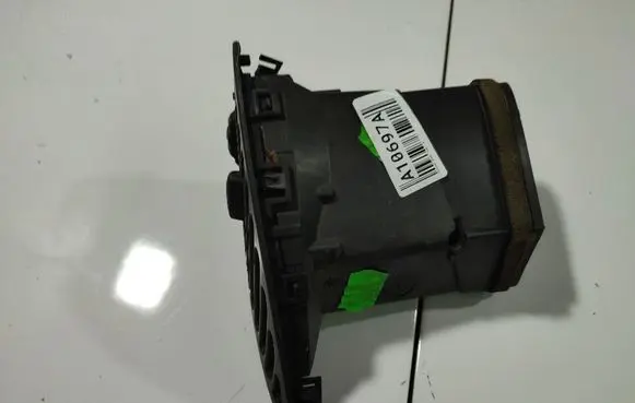 Dash center air vent grill