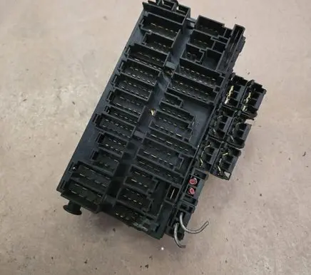 Volkswagen Golf IV Fuse box set 357937039