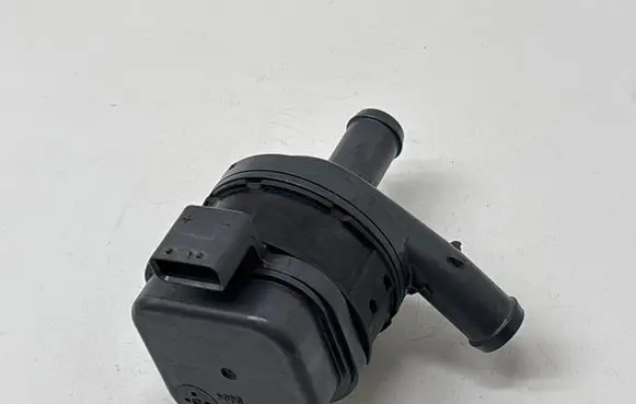 Volvo XC90 Water pump 32222255 19112516128