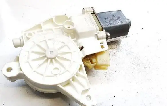 Mercedes-Benz E W212 Rear door window regulator motor a2048200542 961110-100