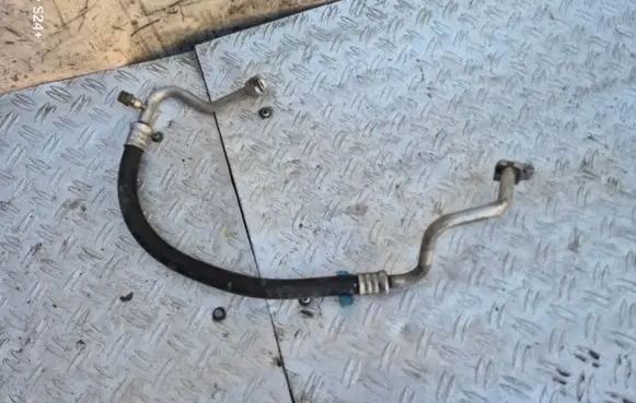 Air conditioning (A/C) pipe/hose