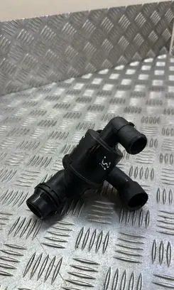 Thermostat/thermostat housing