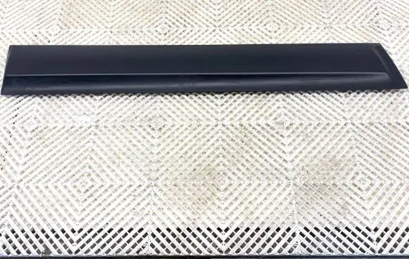 Nissan Qashqai Front door trim (molding) 80871JD00A