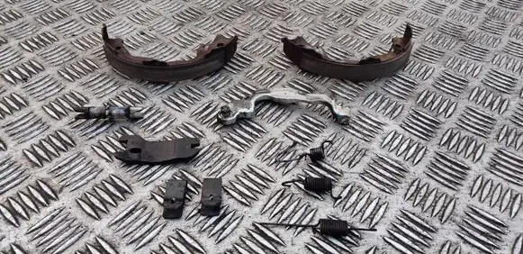 Nissan Juke I F15 Handbrake/parking brake pads 