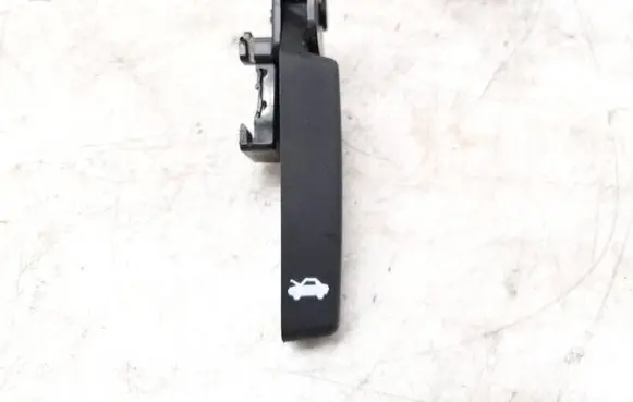 Opel Astra J Engine bonnet (hood) release handle 