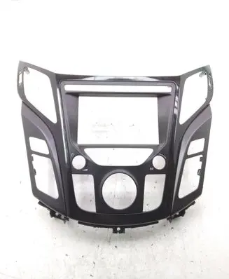 Hyundai i40 Radio/GPS head unit trim U09C67381C