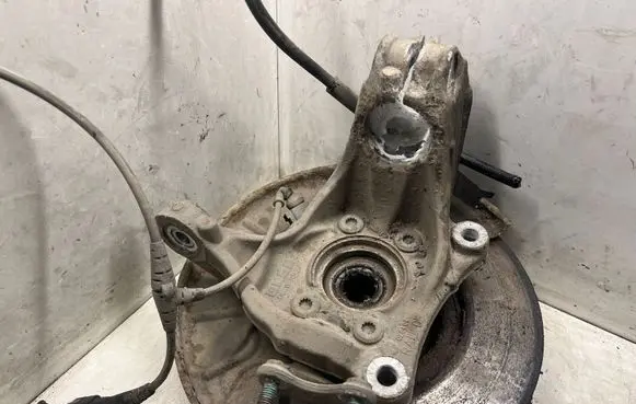 Volkswagen PASSAT B6 Front wheel hub 020404RAU05