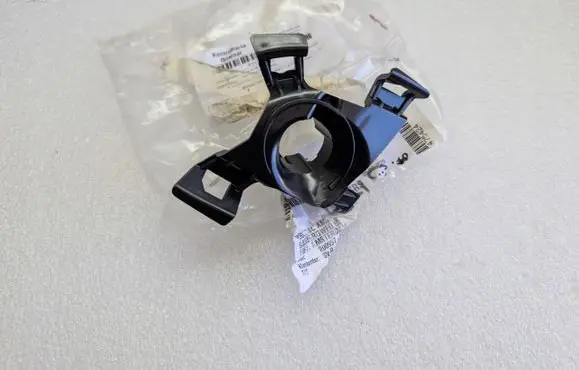Porsche Cayenne (9Y0 9Y3) Front parking sensor holder (PDC) 9Y0807129A