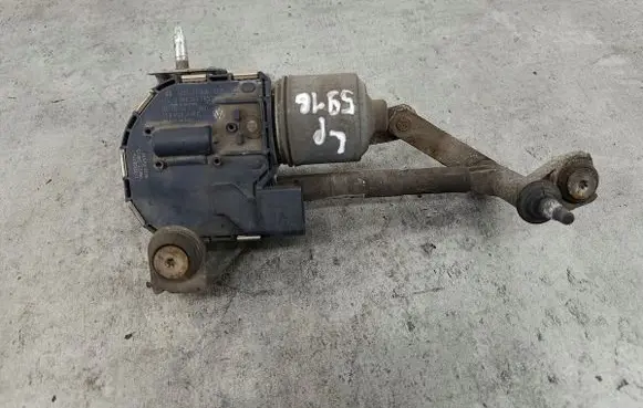 Volkswagen Touran I Front wiper linkage 