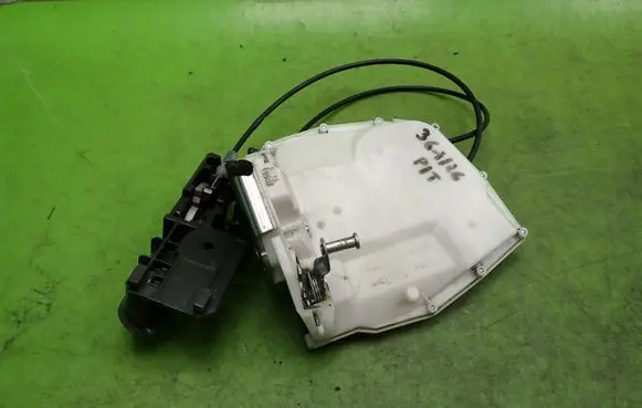 Suzuki SX4 Rear door lock 