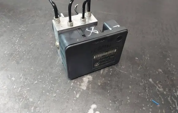 BMW 3 E90 E91 ABS Pump 677148601 677148701 3451677148601