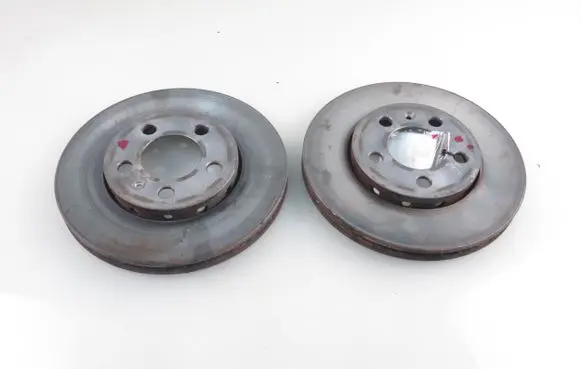 Volkswagen Polo IV 9N3 Front brake disc