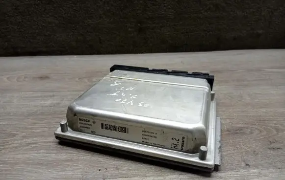 Volvo V70 Engine control unit/module 0261207666 08675155A 1111