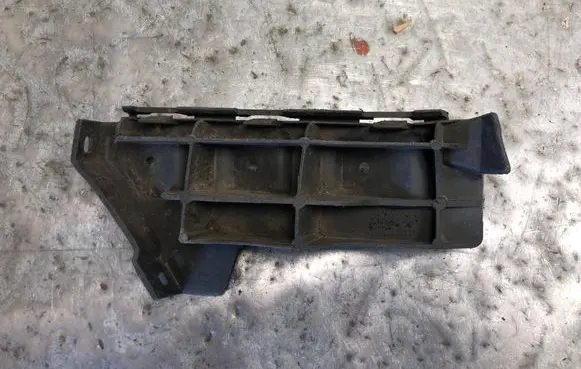 Seat Ibiza III (6L) Front bumper mounting bracket 6L0807184CBILI 6L0807184C