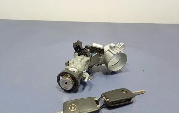 Opel Insignia A Ignition lock 20939745