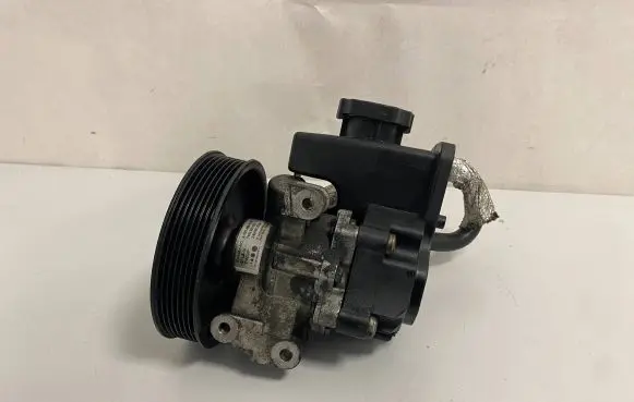 Mercedes-Benz C W203 Power steering pump A0034664101 7692900521 541019110