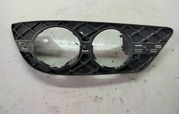 Mercedes-Benz C W204 Front fog light trim/grill A2048803424