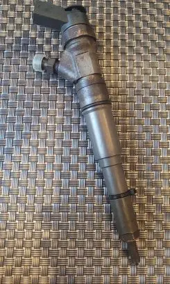 BMW 5 E60 E61 Fuel injector 0445110209