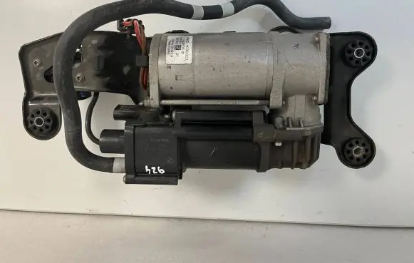 BMW X6 F16 Air suspension compressor/pump 6875177 20202410