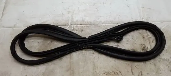 Mazda 2 Rubber seal front coupe door 